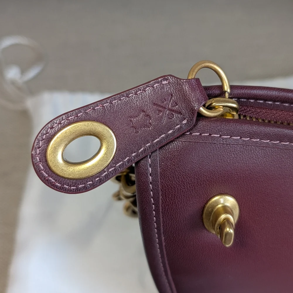 Coach swinger bag in wine with chain strap - Picture 5 of 11